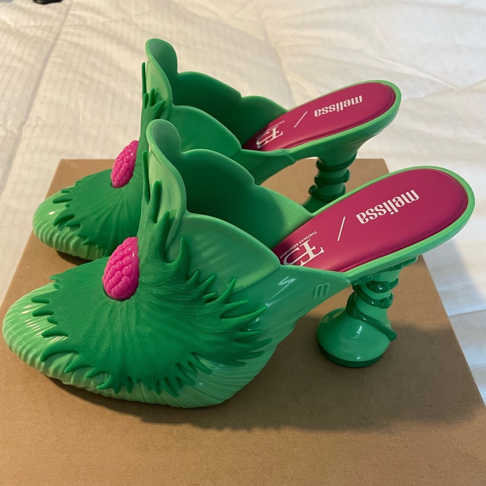 Fun petal green and pink high heels - Picture 2 of 7